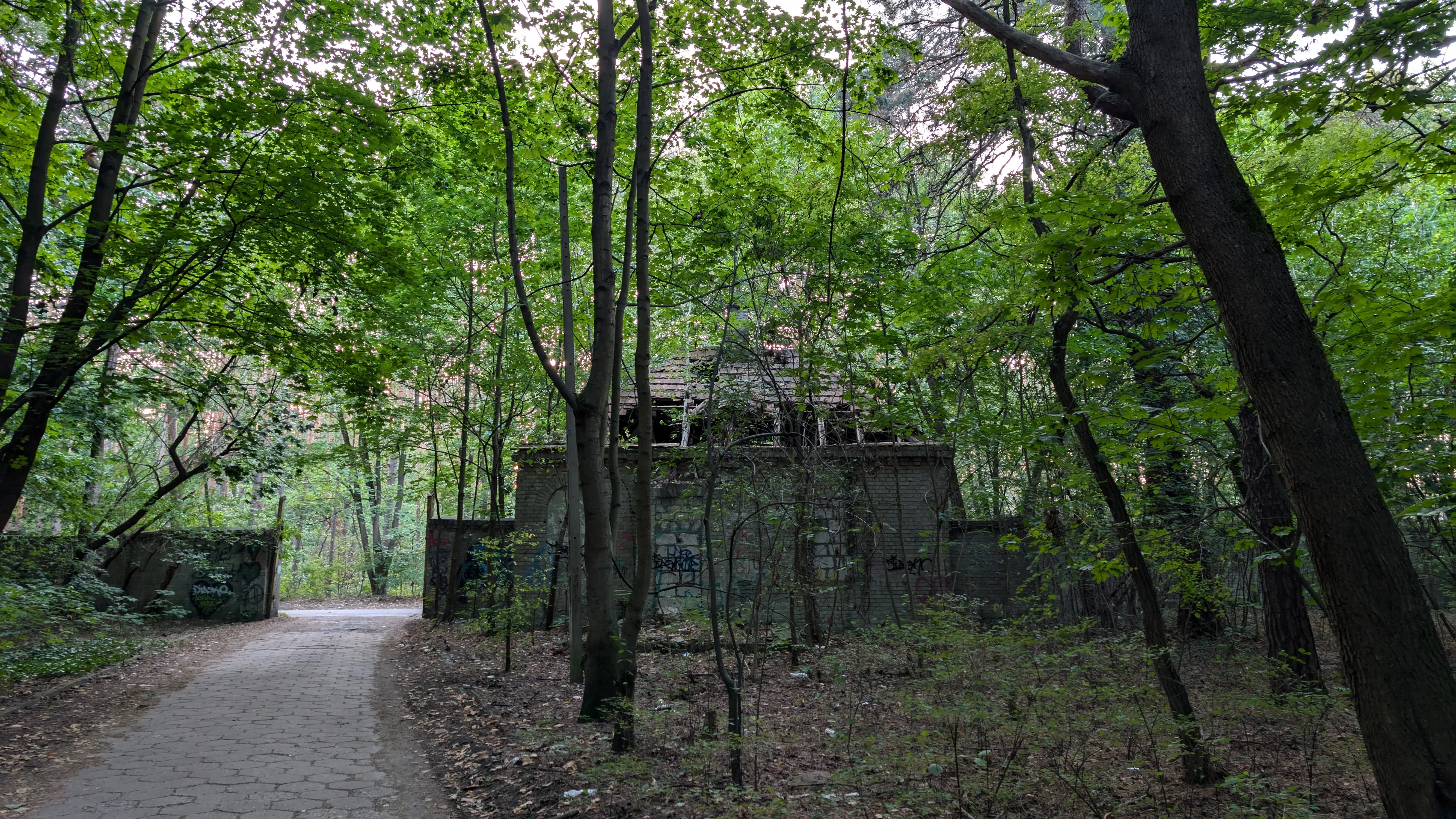 Exploring Otwock [Zofiówka Abandoned Hospital]